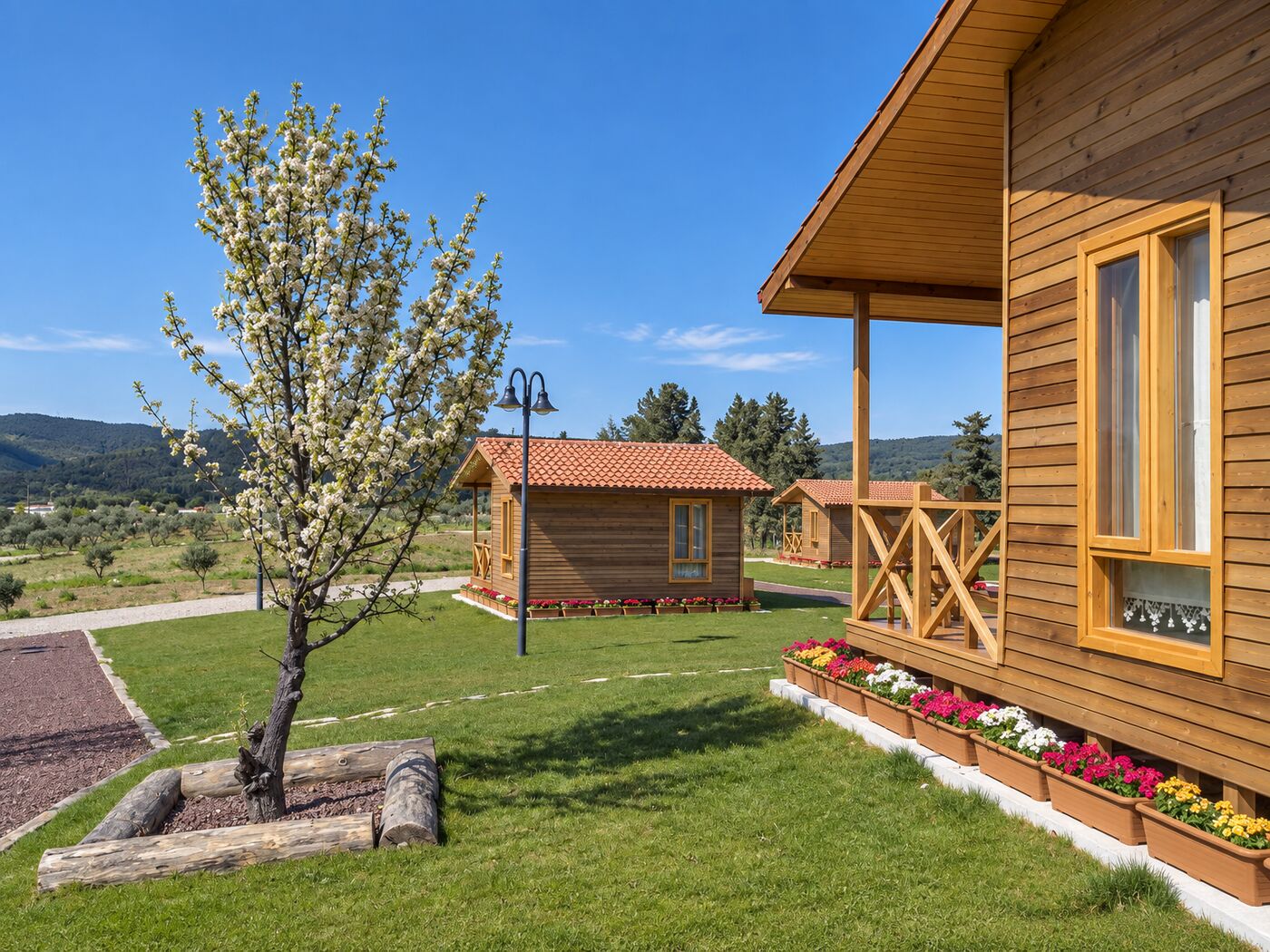 Bademler Doğal Yaşam Köyü solid-timber bungalow, inside and out 8