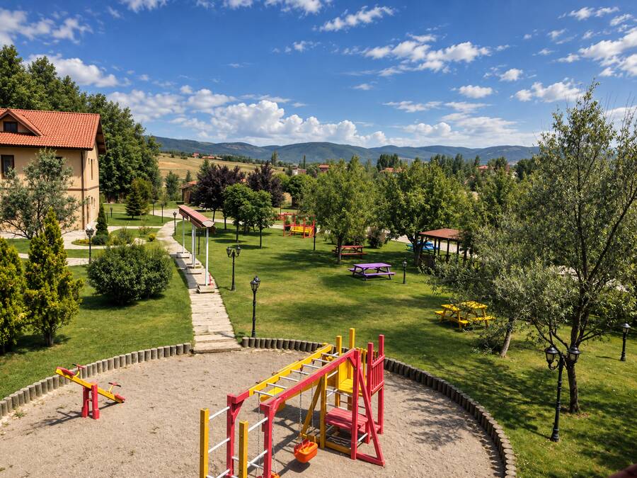 İksir Resort Town Daday yerleşkesi, konaklar ve bahçe 7