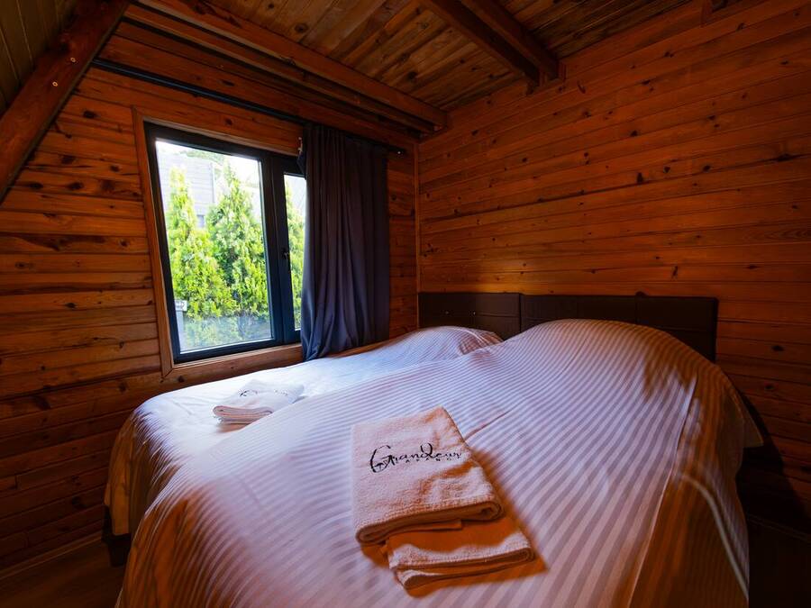 Grandeur Sapanca 2+1 bungalow, inside and out 10