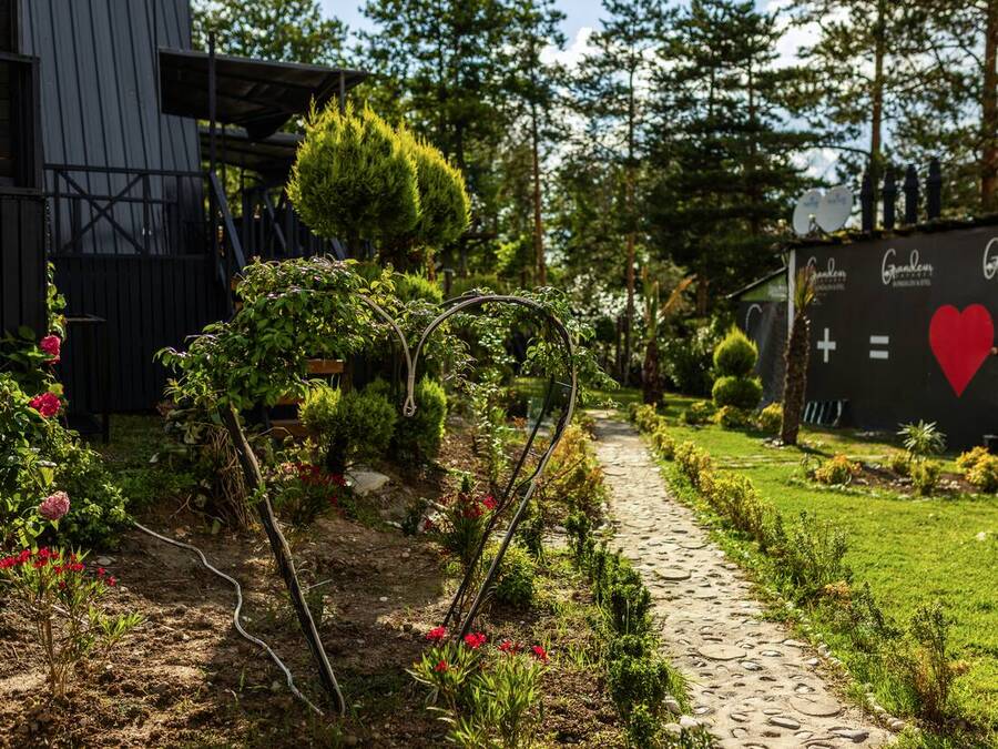 Grandeur Sapanca shared grounds &mdash; garden, pool and seating areas 1