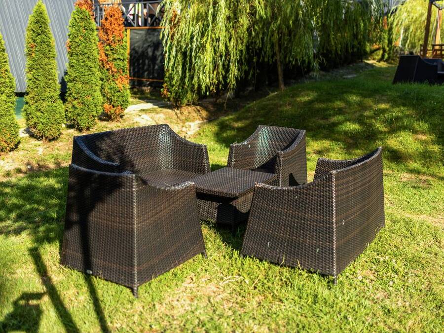 Grandeur Sapanca shared grounds &mdash; garden, pool and seating areas 10