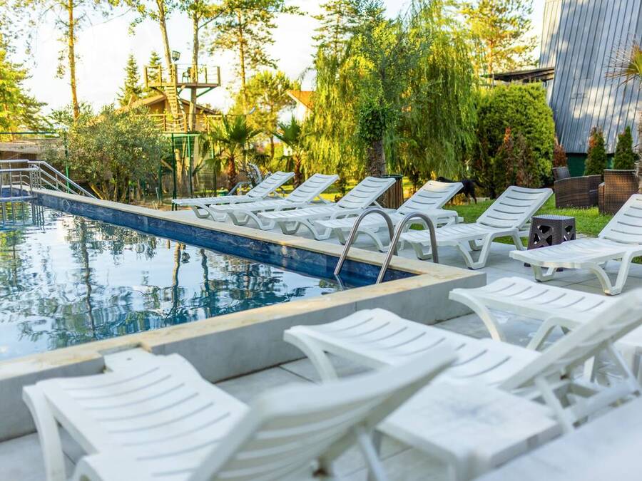 Grandeur Sapanca shared grounds &mdash; garden, pool and seating areas 13